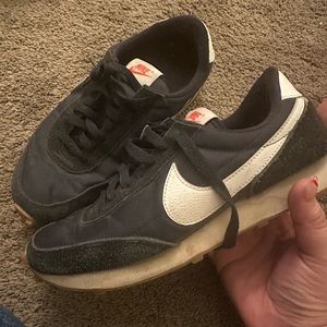 Nike daybreak sneakers size 7.5